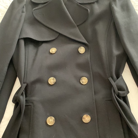 Black Short Women’s Trench Coat - Picture 4 of 7
